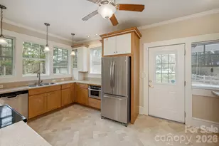 1126 4th Ave W, Hendersonville, NC 28739 - Photo 17