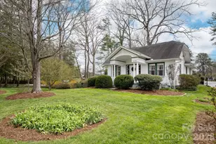 1126 4th Ave W, Hendersonville, NC 28739 - Photo 5