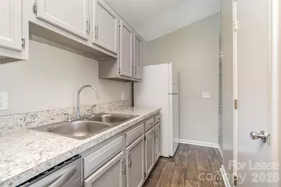 6165 Meadow Rose Lane, Charlotte, NC 28215 - Photo 9