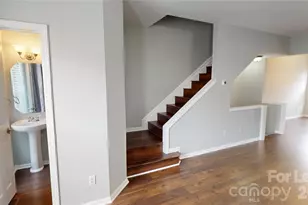 5532 Werburgh St, Charlotte, NC 28209 - Photo 9