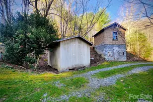 1025 Chandler Cove Rd, Marshall, NC 28753 - Photo 13