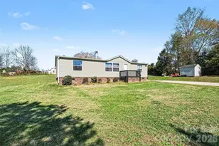 4106 Olga Ct, Dallas, NC 28034 - Photo 3