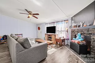 4106 Olga Ct, Dallas, NC 28034 - Photo 5