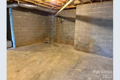 86 34th Avenue NW, Hickory, NC 28601 - Photo 17