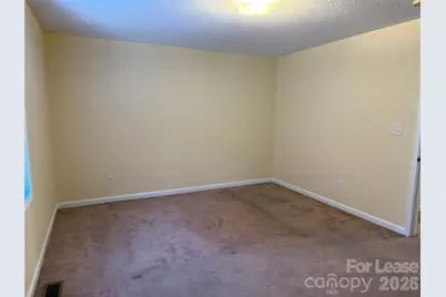 86 34th Avenue NW, Hickory, NC 28601 - Photo 9