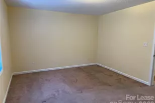 86 34th Ave NW, Hickory, NC 28601 - Photo 9