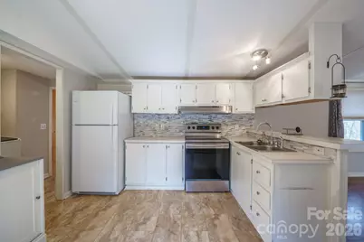 222 Summertree Drive, Troutman, NC 28166 - Photo 5