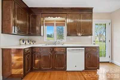 5523 Pine Lake Court, Hickory, NC 28601 - Photo 23