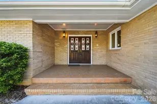 5523 Pine Lake Ct, Hickory, NC 28601 - Photo 5