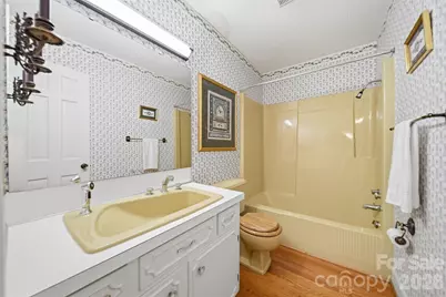 5523 Pine Lake Court, Hickory, NC 28601 - Photo 33