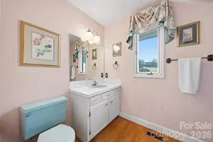 5523 Pine Lake Ct, Hickory, NC 28601 - Photo 27