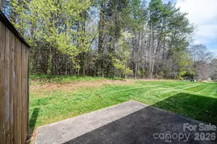 142 39th Ave Ct NW, Hickory, NC 28601 - Photo 7