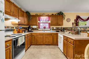 209 Holly Hills Dr, Forest City, NC 28043 - Photo 7