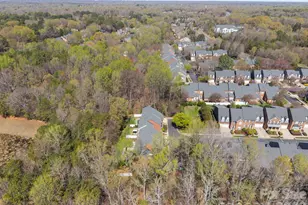 10400 Berkeley Woods Ln, Charlotte, NC 28277 - Photo 31