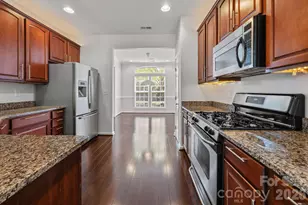 10400 Berkeley Woods Ln, Charlotte, NC 28277 - Photo 9