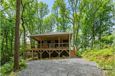 137 E Arbutus Trail, Hendersonville, NC 28792 - Photo 3