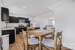 6109 Carrick Bnd Ct, Charlotte, NC 28269 - Photo 5