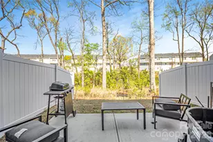 6109 Carrick Bnd Ct, Charlotte, NC 28269 - Photo 9