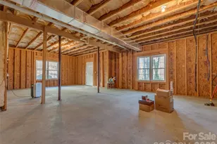 40 Spring Village Ln, Hendersonville, NC 28739 - Photo 23