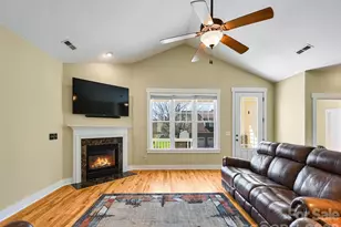 24 Creekside View Dr, Asheville, NC 28804 - Photo 3