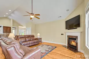 24 Creekside View Dr, Asheville, NC 28804 - Photo 5