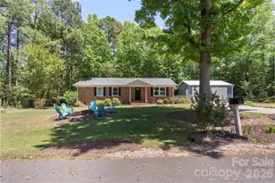 1122 Pine Knot Ct, Clover, SC 29710 - Photo 3