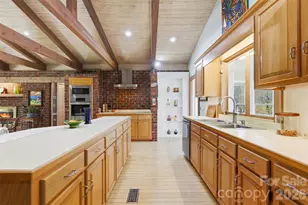 514 Golfview Ct, Lenoir, NC 28645 - Photo 11