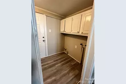 107 E Georgia Avenue, Bessemer City, NC 28016 - Photo 9