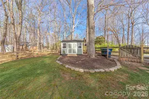 2735 Bent Oak Dr, Matthews, NC 28104 - Photo 33