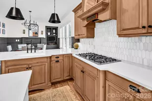 394 Stonecliff Ln, Lake Wylie, SC 29710 - Photo 17