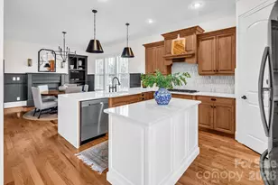 394 Stonecliff Ln, Lake Wylie, SC 29710 - Photo 15