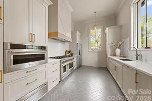 2208 Overhill Rd, Charlotte, NC 28211 - Photo 17