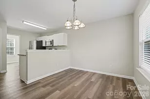 2418 S Cairns Mill Ct, Charlotte, NC 28269 - Photo 5