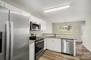 2418 S Cairns Mill Ct, Charlotte, NC 28269 - Photo 7