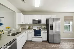 911 Valley Ridge Rd, Charlotte, NC 28214 - Photo 11
