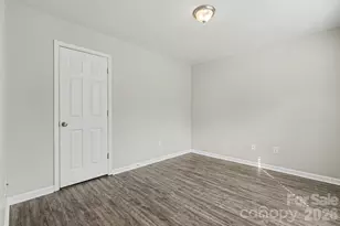 911 Valley Ridge Rd, Charlotte, NC 28214 - Photo 23