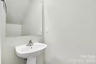 911 Valley Ridge Rd, Charlotte, NC 28214 - Photo 13