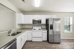 911 Valley Ridge Rd, Charlotte, NC 28214 - Photo 9