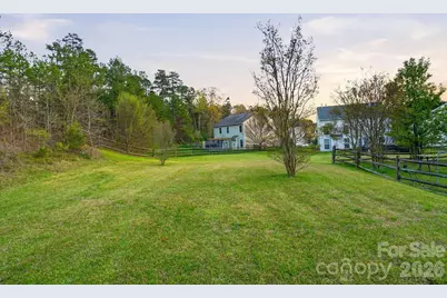 634 Longacre Drive, Charlotte, NC 28214 - Photo 5