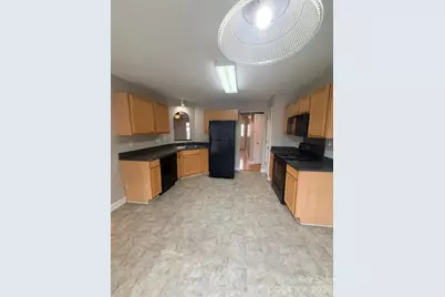 634 Longacre Drive, Charlotte, NC 28214 - Photo 11