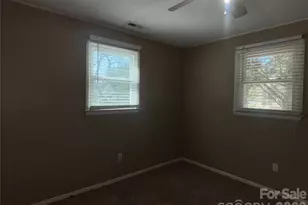 2618 32nd Ave NE, Hickory, NC 28601 - Photo 9