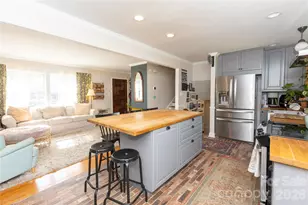 6701 Rugby Ln, Charlotte, NC 28226 - Photo 11