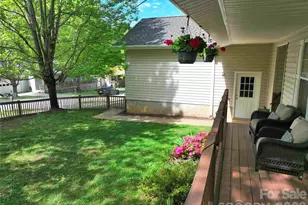 1 Mosers Pl, Candler, NC 28715 - Photo 5