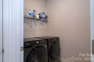 8156 Merryvale Ln, Charlotte, NC 28214 - Photo 31