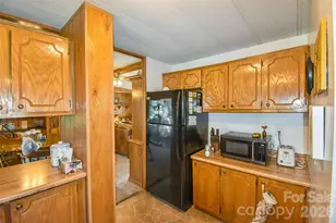 222 Cranbrook Cir, Hendersonville, NC 28792 - Photo 23