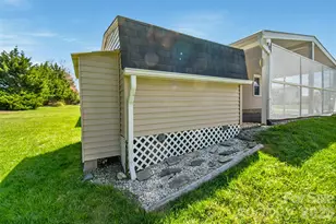 222 Cranbrook Cir, Hendersonville, NC 28792 - Photo 33