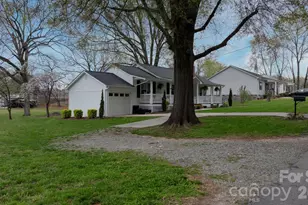 208 S 1st Ave, Maiden, NC 28650 - Photo 25