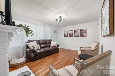 208 S 1st Avenue, Maiden, NC 28650 - Photo 7