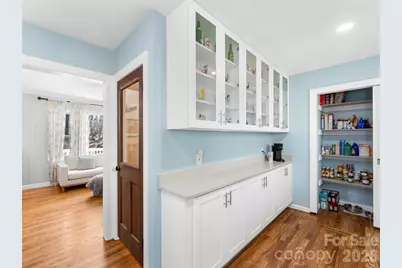 625 Lenox Place, Hendersonville, NC 28739 - Photo 9