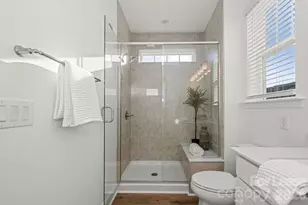 1018 Fairway Green Ln, Charlotte, NC 28216 - Photo 15